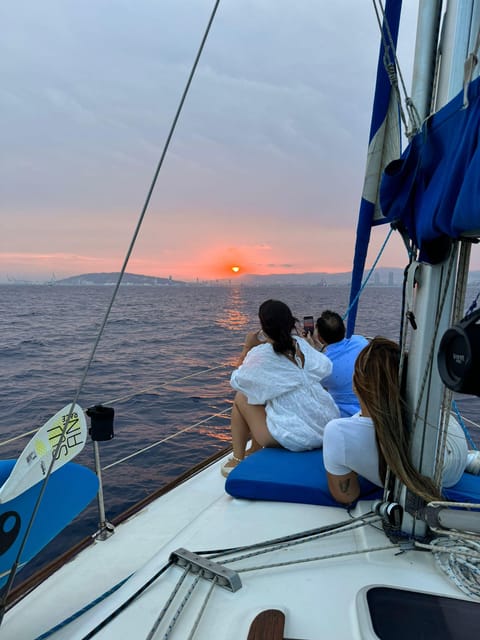 Barcelona: Sunset Sailboat Cruise with Drinks and Snacks - Leaving Gate 8-9 for Barcelona Bay