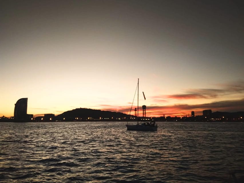 Barcelona: Unique Sunset Sailing Tour with Tapas & Open Bar - The key points at a glance