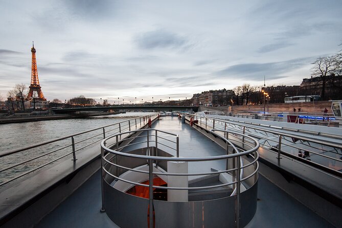 Bateaux Mouches Dinner Cruise on the Seine River in Paris - Dinner, wine, Champagne, and the two menu levels