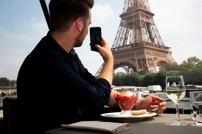 Bateaux Parisiens Seine River Gourmet Lunch & Sightseeing Cruise - Choosing a table and service level