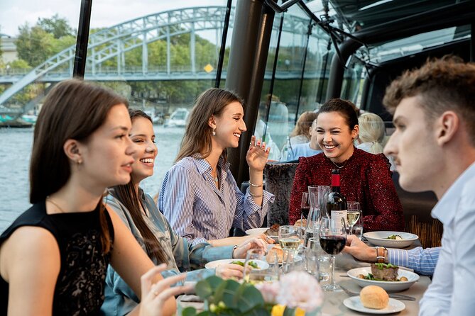 Bateaux Parisiens Seine River Gourmet Lunch & Sightseeing Cruise - Who should book this Seine lunch cruise?