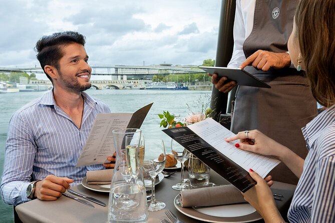 Bateaux Parisiens Seine River Gourmet Lunch & Sightseeing Cruise - What lunch is like on board