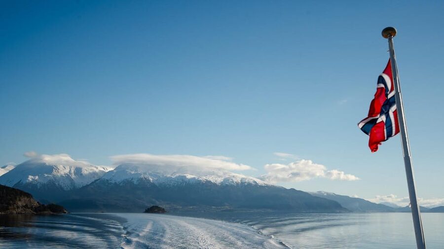 Bergen: Cruise to beautiful Rosendal by the Hardangerfjord - The catamaran ride through the fjords