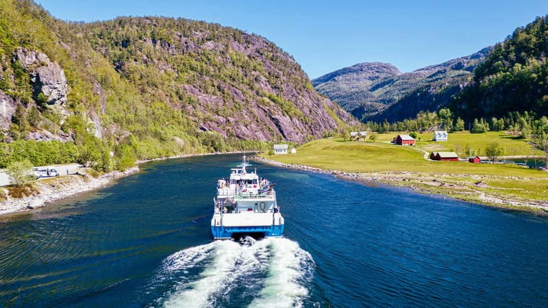 Bergen: Mostraumen Fjord Cruise with Local Guide - Leaving Zachariasbryggen beside Bergen’s fish market