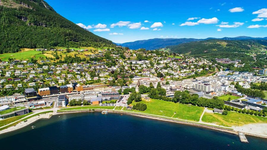 Bergen: UNESCO Fjord Cruise, Flåm & Stegastein - Incl. Lunch - Starting in Bergen at 8:00