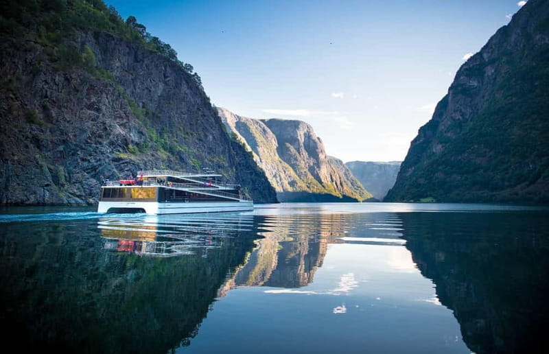 Bergen: UNESCO Fjord Cruise, Flåm & Stegastein - Incl. Lunch - Dale and the road toward Voss
