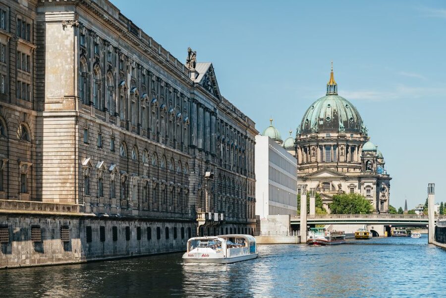 Berlin: 1-Hour City Tour by Boat with Guaranteed Seating - Who Will Get the Most From This Cruise?