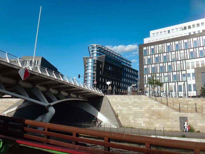 Berlin: 2.5-Hour East Side Boat Cruise with Commentary - Commentary, Audio, and Onboard Service