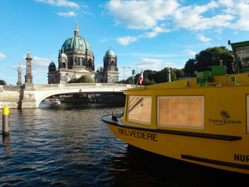 Berlin: 2.5-Hour East Side Boat Cruise with Commentary - Starting Near Hackescher Markt