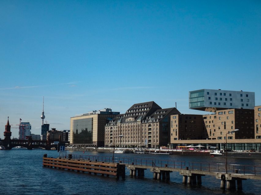 Berlin: 2.5-Hour East Side Boat Cruise with Commentary - East Harbor, Molecule Man, and Treptow
