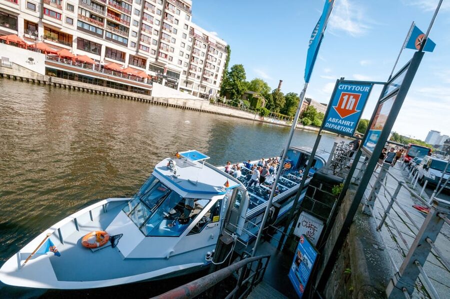 Berlin: 3.25-Hour Spree & Landwehrkanal Boat Tour - Who should book this cruise?