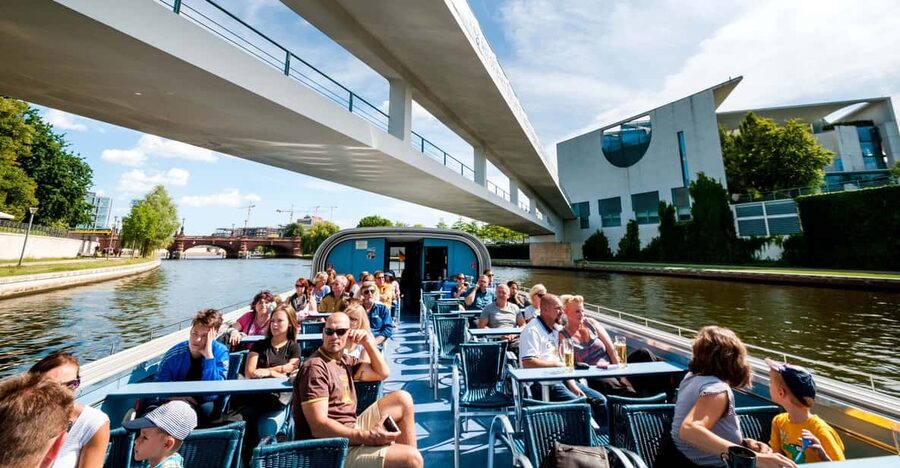 Berlin: 3.25-Hour Spree & Landwehrkanal Boat Tour - Why Berlin makes sense from the Spree
