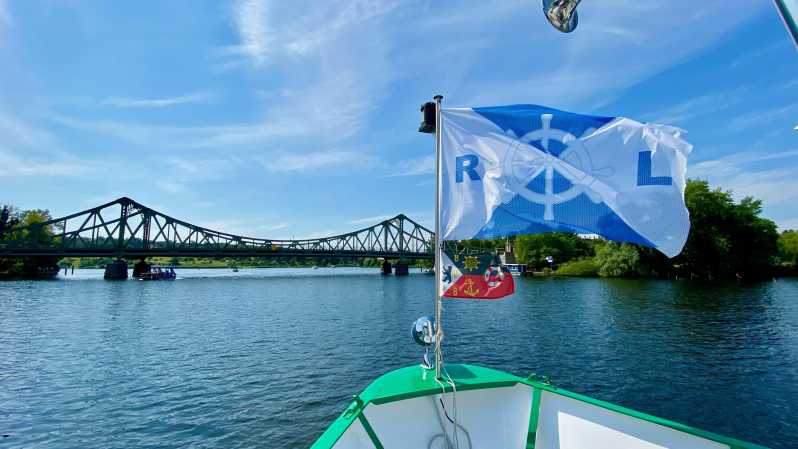Berlin: 7 Lakes Boat Tour through the Havel Landscape - Schwanenwerder and tiny Imchen Island