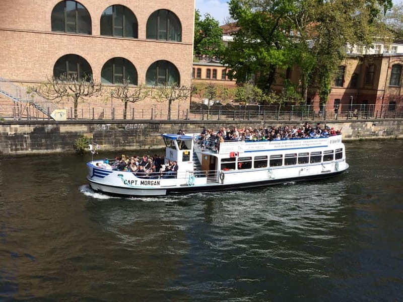 Berlin: Boat Sightseeing Cruise with Audioguide - Five things to know before you book