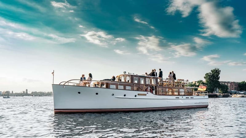 Berlin: Boat Sightseeing Tour on Electric Motor Yacht - Why this small electric yacht feels different