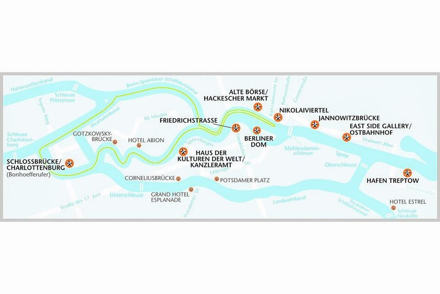 Berlin: Boat Tour Along the River Spree - From Friedrichstrasse to the government district