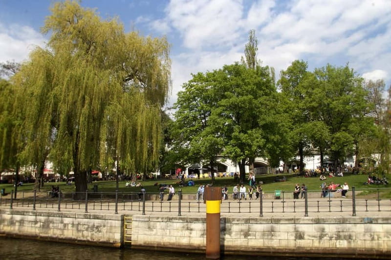 Berlin Combo Package: City Tour & Spree Boat Tour - Changing from bus to boat on the Spree