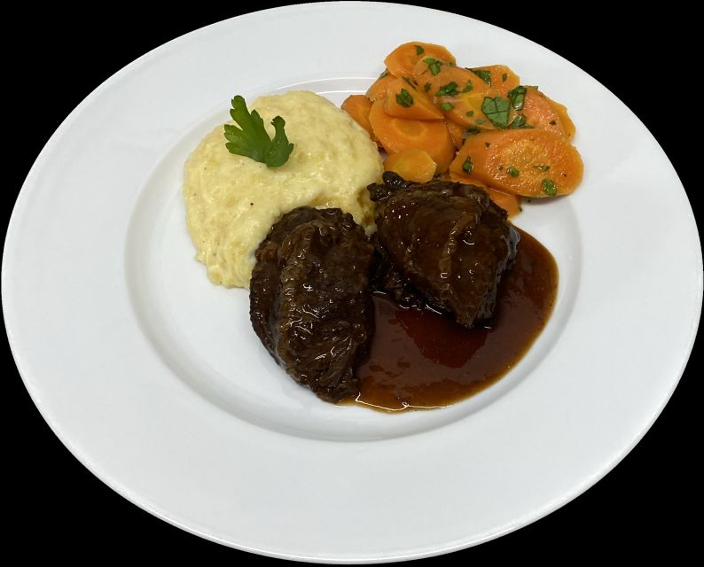 Berlin: Dinner Cruise on the Spree with Prosecco - Choosing between the Berlin and Capital dinner cruises