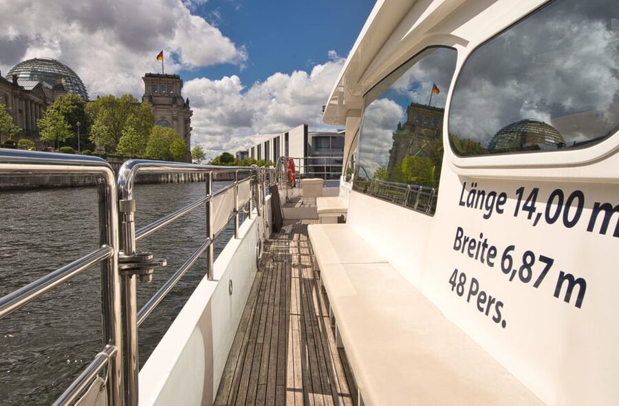 Berlin: Exclusive Boat Tour on a Solar-Powered Catamaran - Berlin Central Station and the pregnant oyster