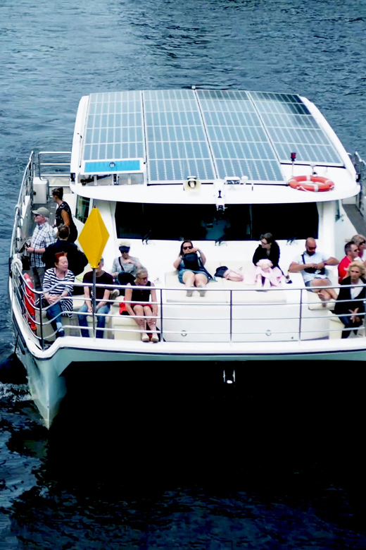 Berlin: Exclusive Boat Tour on a Solar-Powered Catamaran - Finding the harbour at Oberbaumbrücke