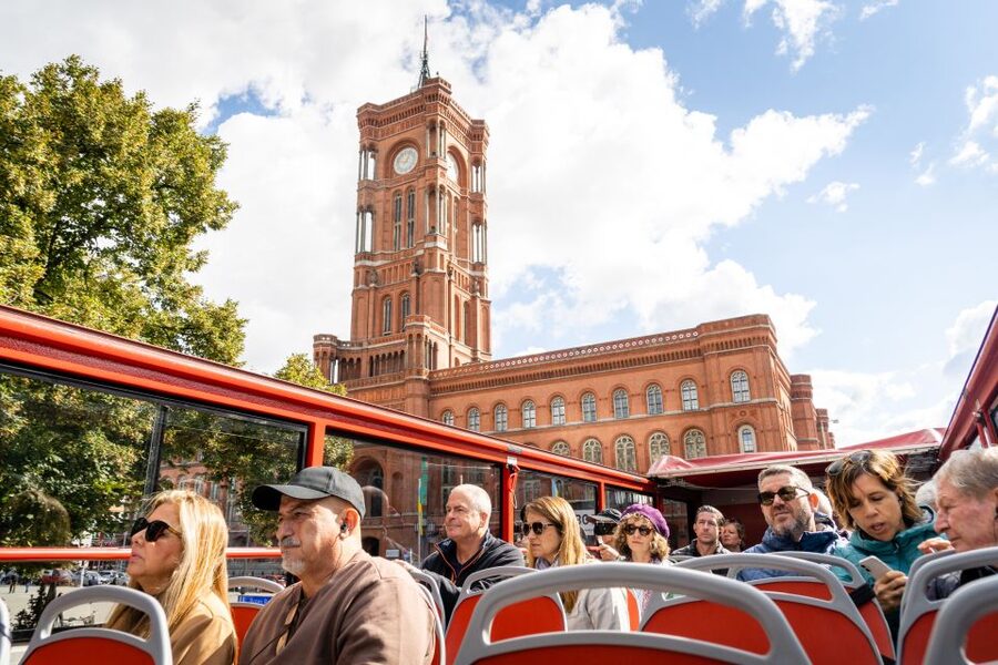 Berlin: Hop-On-Hop-Off Bus with Boat Cruise Option - Victory Column, Tiergarten, and Berlin Zoo
