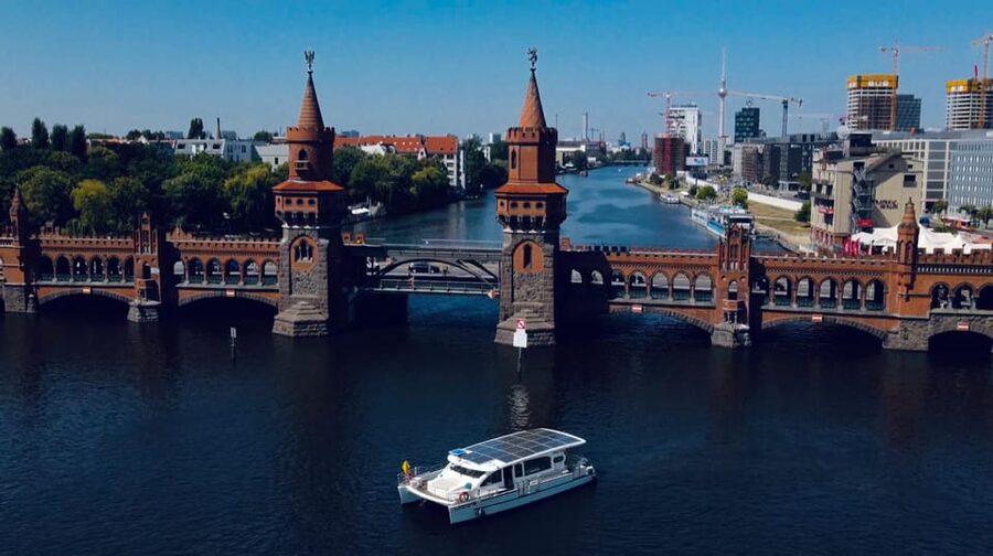 Berlin: Solar Powered Sunset Catamaran Cruise & Audio Guide - Sunset, snacks, and the quiet onboard mood