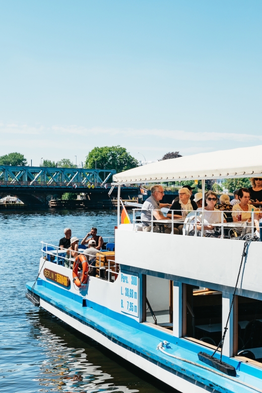 Berlin: Spree Boat Tour to Müggelsee - Seating, shade, food, and onboard service