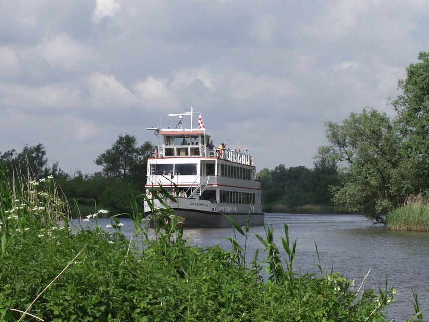 Biesbosch: Boat Cruise through National Park - Dutch commentary and the English-language question