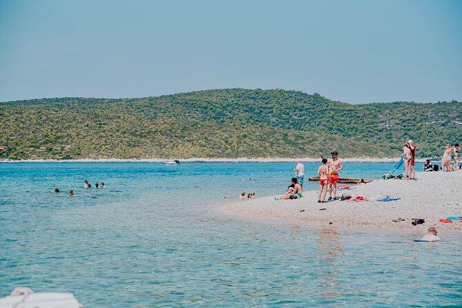 Blue cave, Mamma Mia and Hvar, 5 islands speedboat tour - The speedboat is the central experience