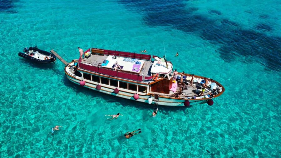 Boat Tour to Caprera and La Maddalena Archipelago - Leaving Palau and seeing the archipelago open up