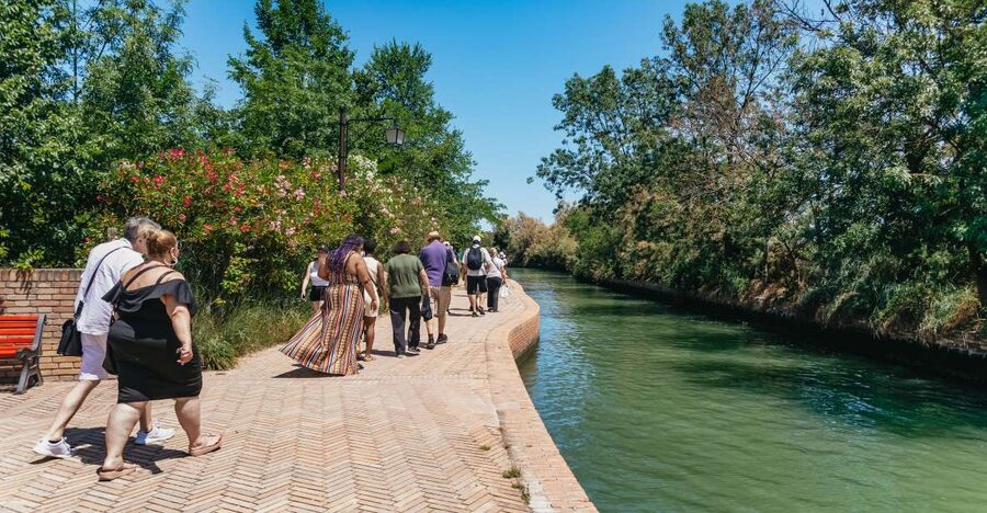 Boat Trip: Glimpse of Murano, Torcello & Burano Islands - Murano: Glass, Shops, and a Short Introduction
