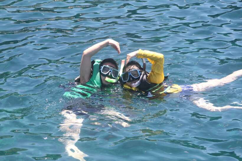 Boracay: Island and Beach-Hopping Boat Tour with Snorkeling - Puka Beach starts the day with sand and open views