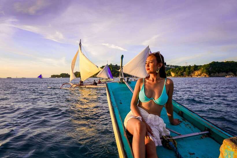 Boracay: Sunset Cruise with Water Activities - The anchored stop: kayaking, paddle boarding, and snorkeling