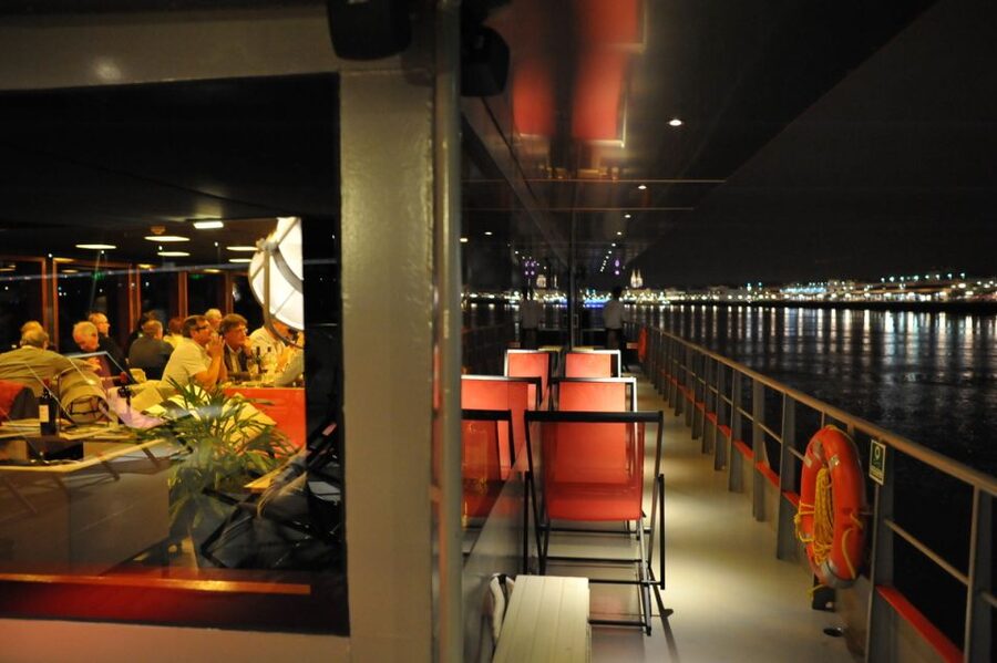 Bordeaux: 2-Hour River Dinner Cruise - The turn near the Port of Bassens