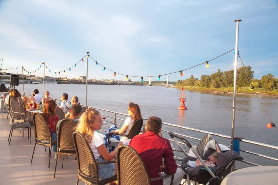 Bordeaux: Guided River Cruise - What this cruise adds to a Bordeaux visit