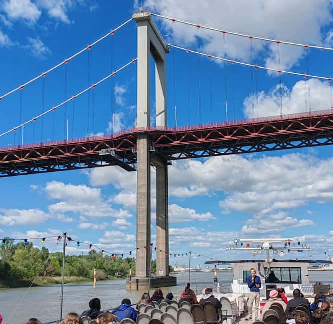 Bordeaux: Guided River Cruise - Pont de Pierre and the first river views