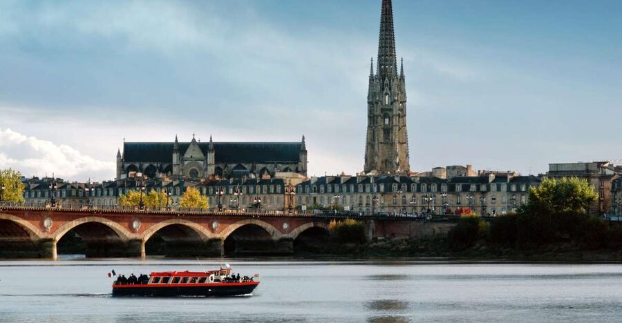 Bordeaux: River Cruise with Commentary, Wine and Canelé - Passing Pont de Pierre and Bordeaux’s bridges