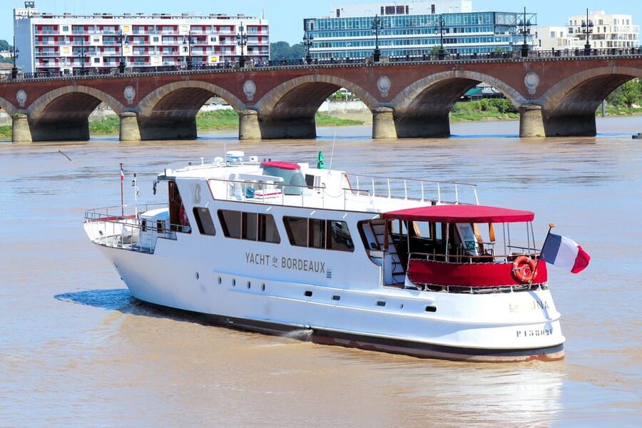 Bordeaux: River Garonne Cruise with Glass of Wine and Canelé - Place de la Bourse and the Miroir d’eau