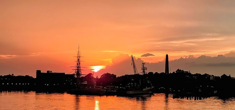 Boston: Boston Harbor Sunset Cruise - Leaving Rowes Wharf for Boston Harbor