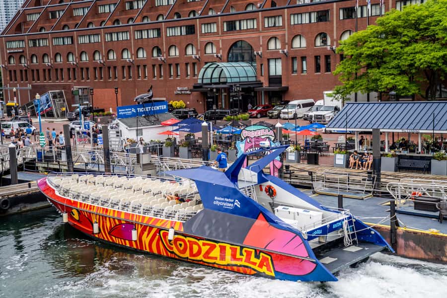 Boston: City Cruises Harbor Codzilla High Speed Thrill Boat - Sit in the back for more splash