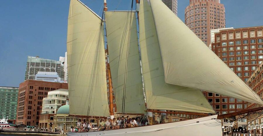 Boston: Harbor Champagne Sunset Sail from Rowes Wharf - Rowes Wharf makes the start simple