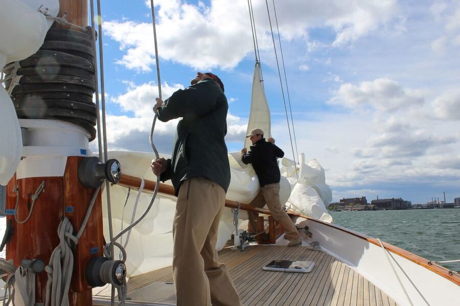 Boston: Harbor Champagne Sunset Sail from Rowes Wharf - Drinks are available, but the wording needs care