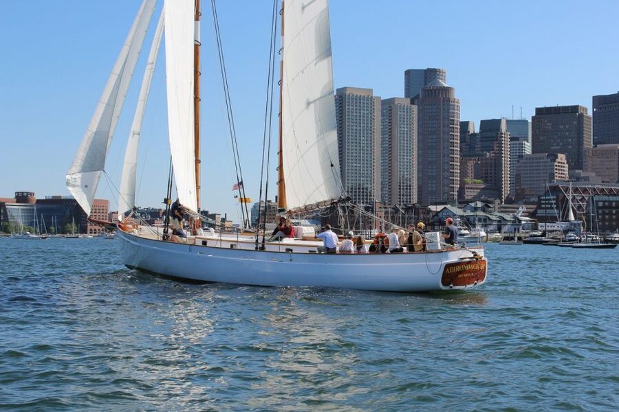Boston: Harbor Champagne Sunset Sail from Rowes Wharf - The crew makes the ride better
