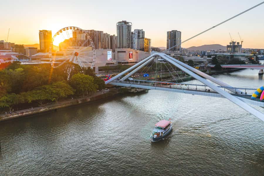 Brisbane: Cruise to Lunch Package: 10:30am-2pm (3.5hr) - Arriving near the Breakfast Creek Hotel