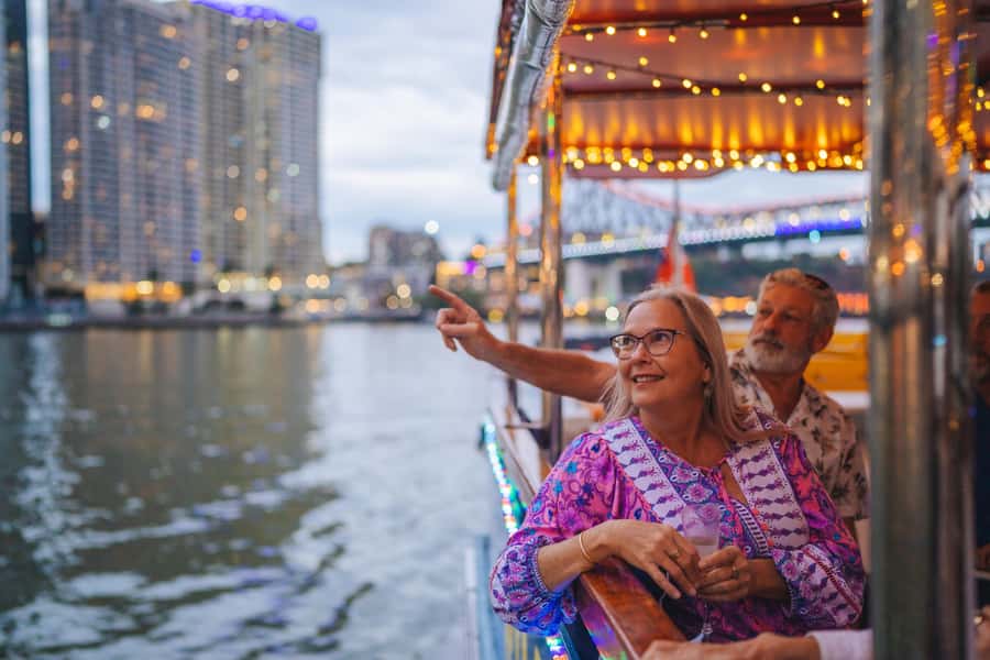 Brisbane: Midday 1.5-Hour Sightseeing Cruise 12.30pm-2.00pm - Passing beneath and beside the Story Bridge