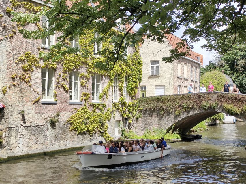 Bruges: Small Group Boat Cruise and Guided Walking Tour - Why this tour works as a first look at Bruges