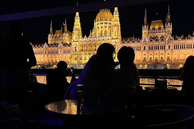 Budapest: 1-Hour Highlights Cruise with Welcome Drink - The Whale and Budapest’s university waterfront