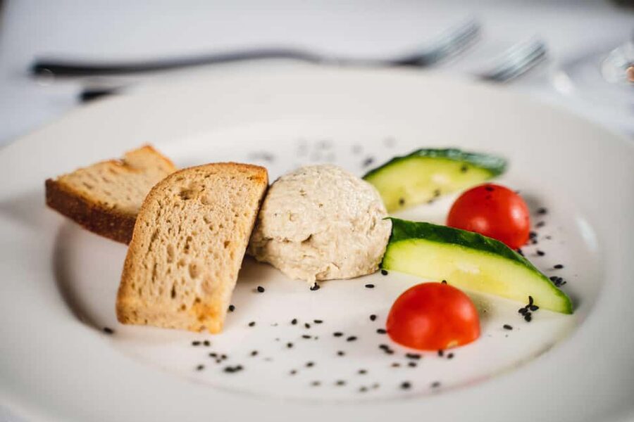 Budapest: 4-Course Dinner River Cruise with Live Folk Music - Is $86 a fair price?