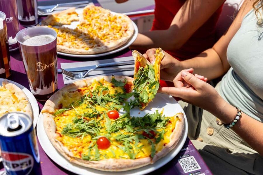 Budapest: Catamaran Pizza Cruise - Finding the Silverline dock under Elizabeth Bridge
