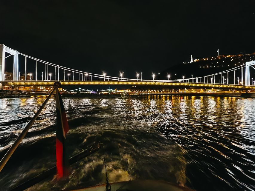 Budapest: City Highlights Sightseeing Cruise - What you will not get: commentary or history